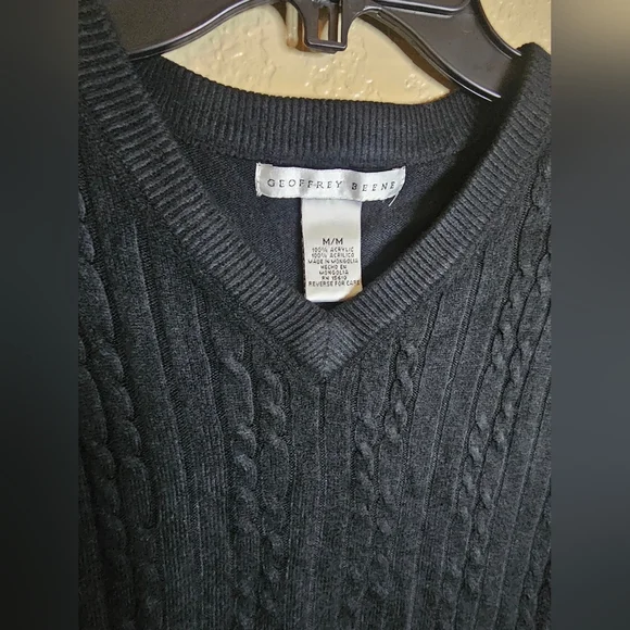 GEOFFREY BEENE Men's Sweater‎ Black Vneck Size M - Picture 2 of 6